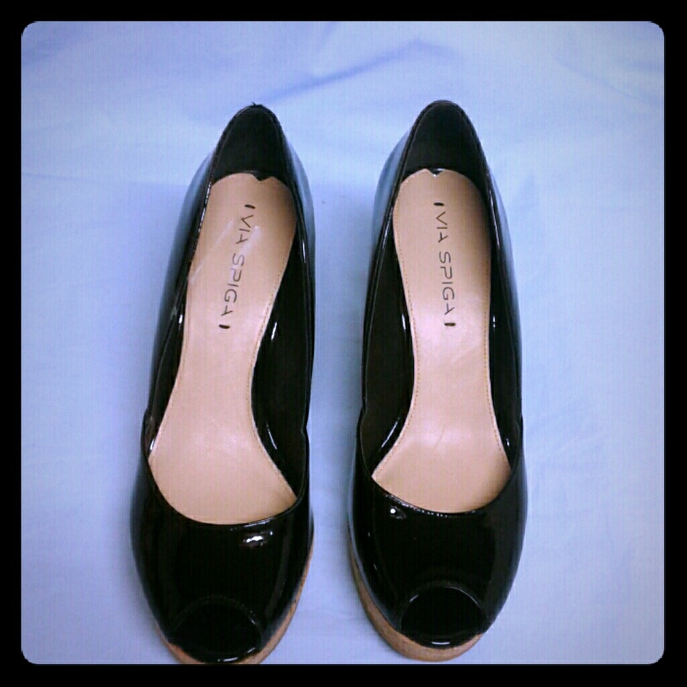 Ladies Black Patent  Wedge Heel Shoes.
